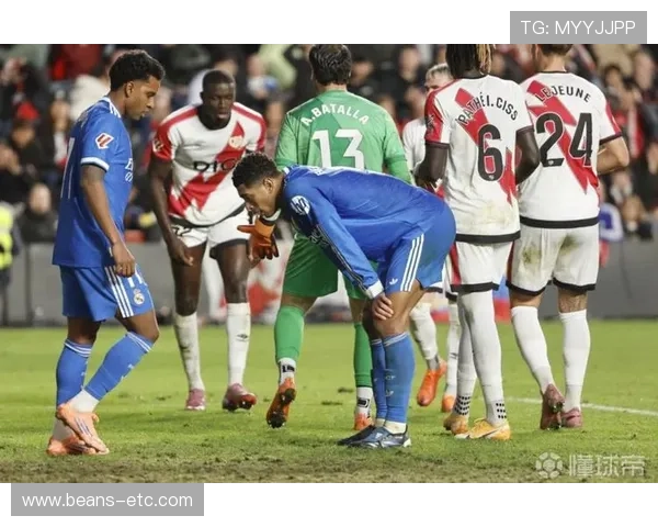 皇马中场失控问题持续发酵,球队整体稳定性承压,对争冠形势造成影响 皇马中场失控问题持续发酵,球队整体稳定性承压,对争冠形势造成影响