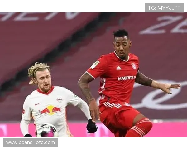 拜仁从压制到拉锯,节奏失控问题逐步反映在比赛走势中 拜仁从压制到拉锯,节奏失控问题逐步反映在比赛走势中