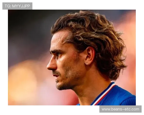 格列兹曼与齐达内:法国核心中场技术风格与战术角色差异解析 格列兹曼与齐达内:法国核心中场技术风格与战术角色差异解析